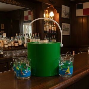 Vintage Shelton Ware Ice Bucket Set Green 4 Sailboat Plastic Tumblers Nautical